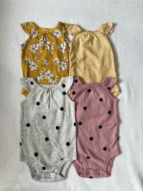 👶🏼 4/$20 3-6M Carter's Bodysuits